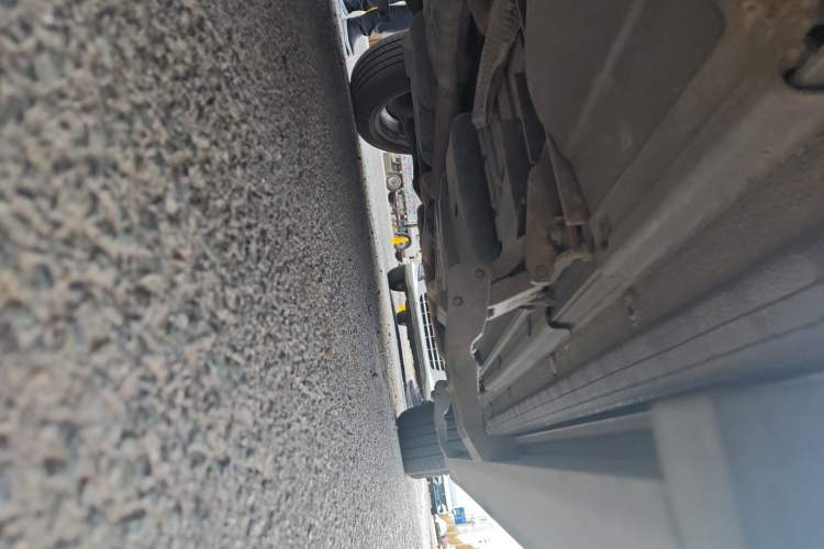 Used Volkswagen Touareg 2017 3.0 TSI Yuyue Model Chassis Front Left