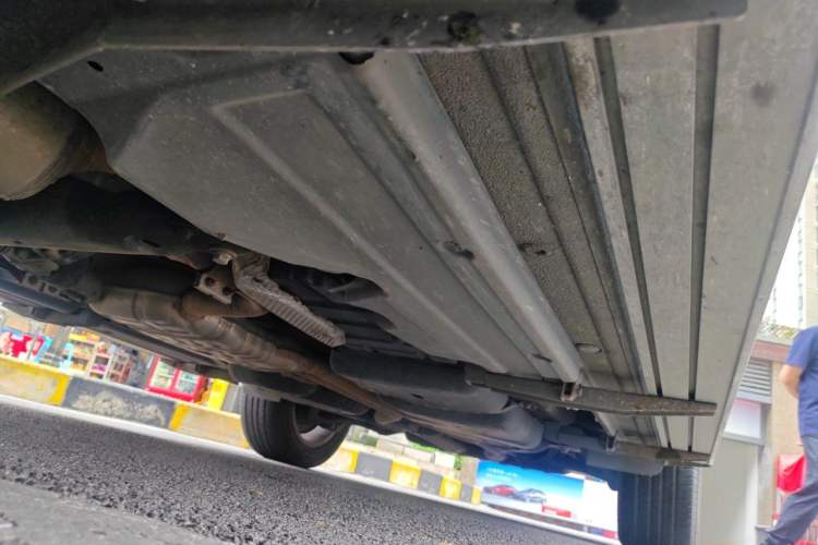 Used Volkswagen Touareg  Chassis Front Left