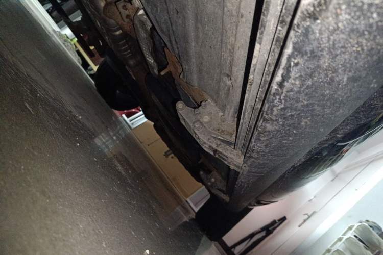Used Volkswagen Touareg  Chassis Front Left