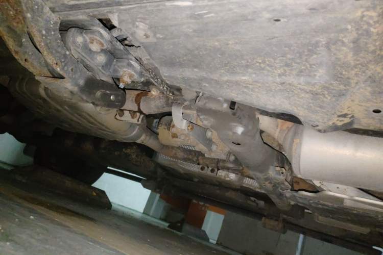 Used Volkswagen Touareg 2017 3.0 TSI Yuyue Model Chassis Front Right