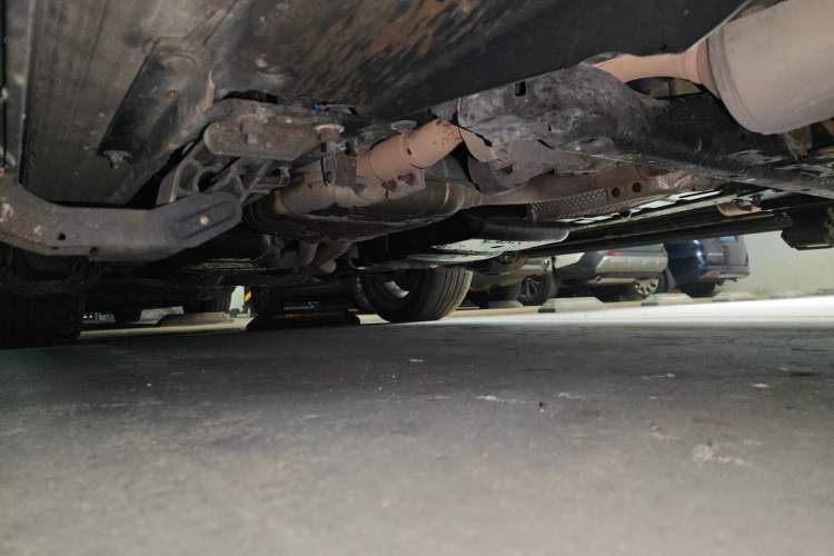 Used Volkswagen Touareg 2017 3.0 TSI Yuyue Model Chassis Front Right