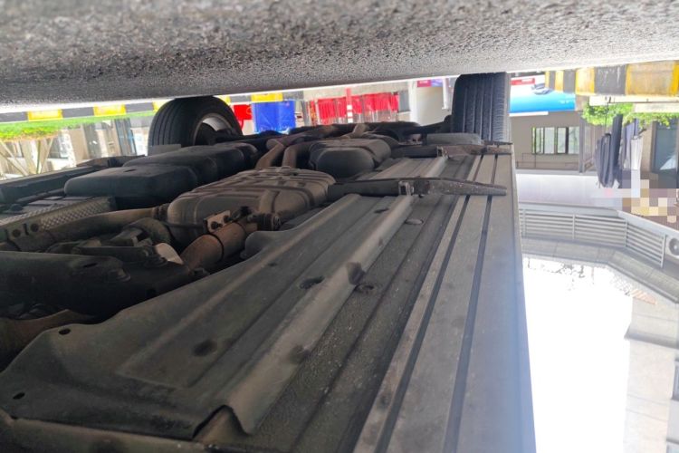 Used Volkswagen Touareg  Chassis Front Right
