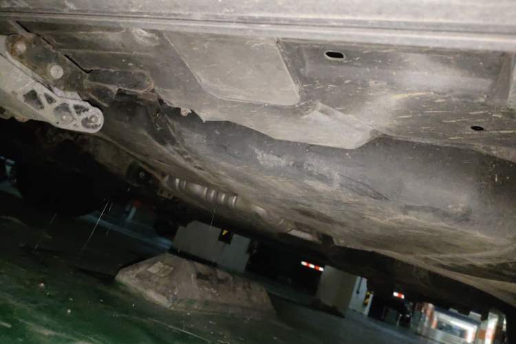 Used Volkswagen Touareg 2017 3.0 TSI Yuyue Model Chassis Rear Left