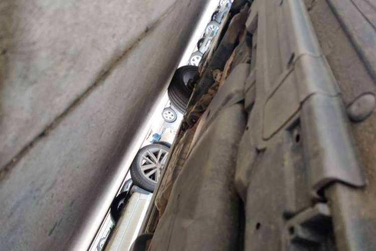 Used Volkswagen Touareg 2017 3.0 TSI Touareg Model Chassis Rear Left