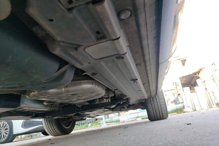 Used Volkswagen Touareg 2017 3.0 TSI Yuyue Model Chassis Rear Right