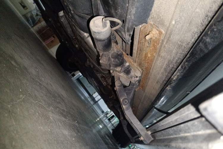 Used Volkswagen Touareg  Chassis Rear Right