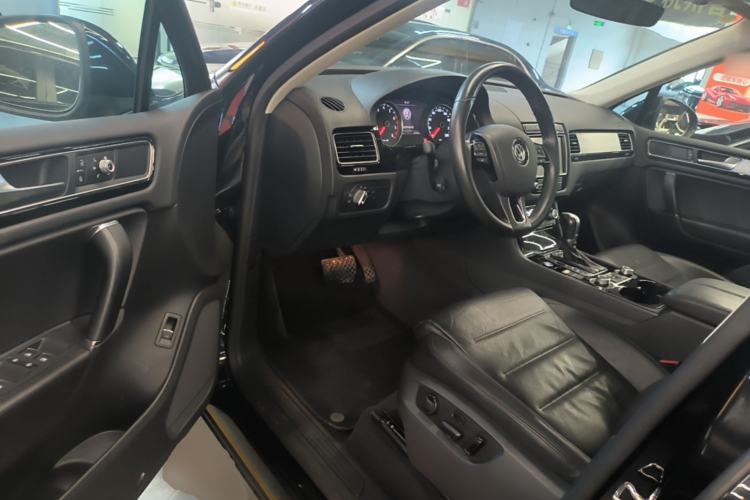 Used Volkswagen Touareg 2017 3.0 TSI Touareg Edition Driver Seat