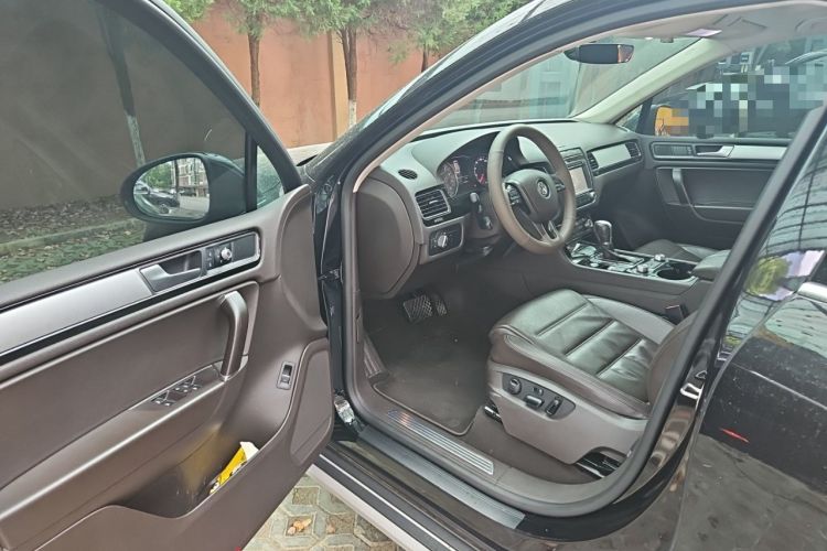 Used Volkswagen Touareg 2017 3.0 TSI Touareg Edition Driver Seat