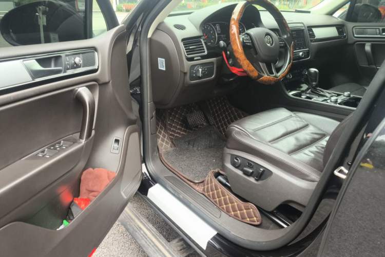 Used Volkswagen Touareg 2017 3.0 TSI Touareg Edition Driver Seat