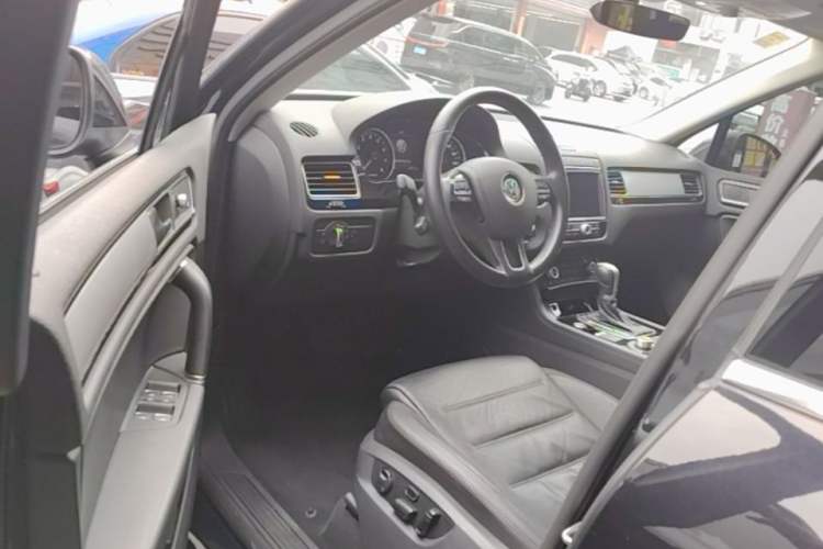 Used Volkswagen Touareg 2017 3.0 TSI Touareg Edition Driver Seat