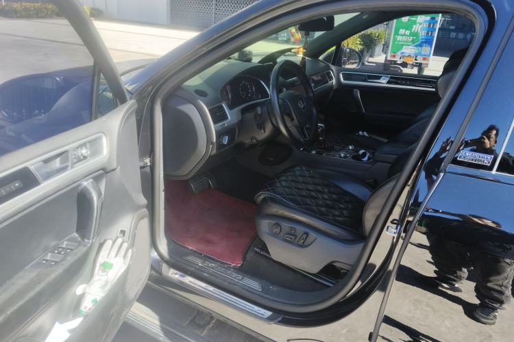 Used Volkswagen Touareg 2017 3.0 TSI Expedition Edition Driver Seat
