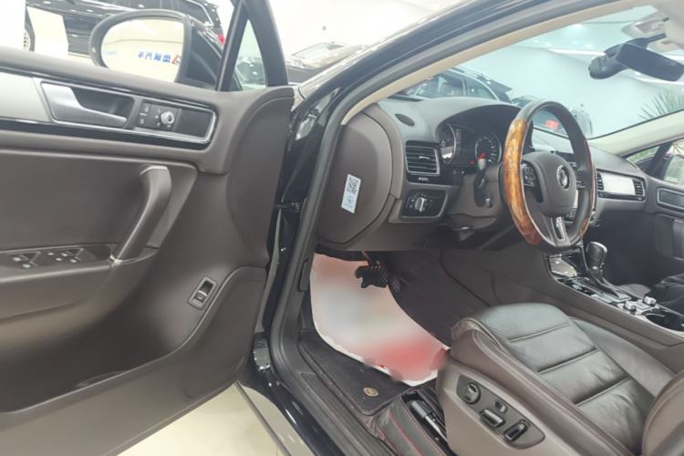 Used Volkswagen Touareg 2017 3.0 TSI Touareg Model Driver Seat
