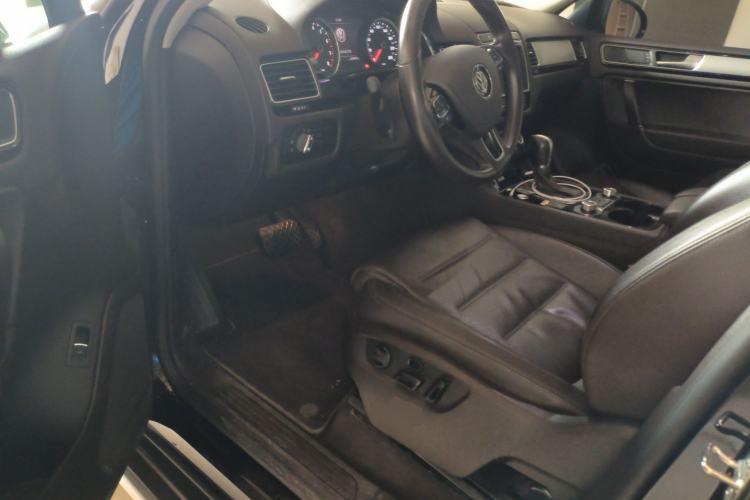 Used Volkswagen Touareg 2017 3.0 TSI Touareg Edition Driver Seat