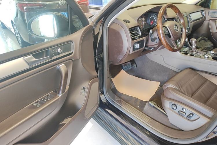 Used Volkswagen Touareg 2017 3.0 TSI Touareg Edition Driver Seat