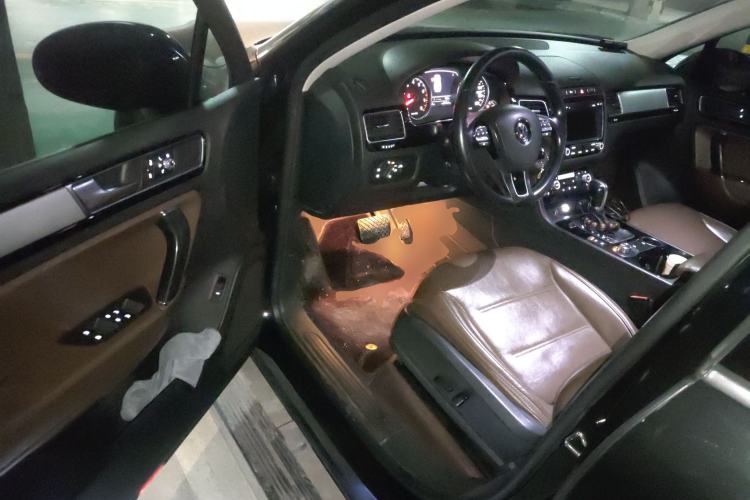 Used Volkswagen Touareg 2017 3.0 TSI Start Edition Driver Seat