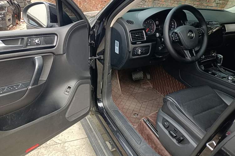 Used Volkswagen Touareg 2017 3.0 TSI Touareg Model Driver Seat