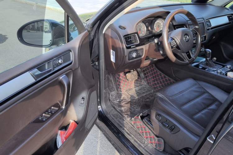 Used Volkswagen Touareg 2017 3.0 TSI Touareg Edition Driver Seat