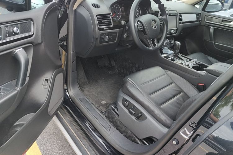 Used Volkswagen Touareg 2017 3.0 TSI Touareg Edition Driver Seat