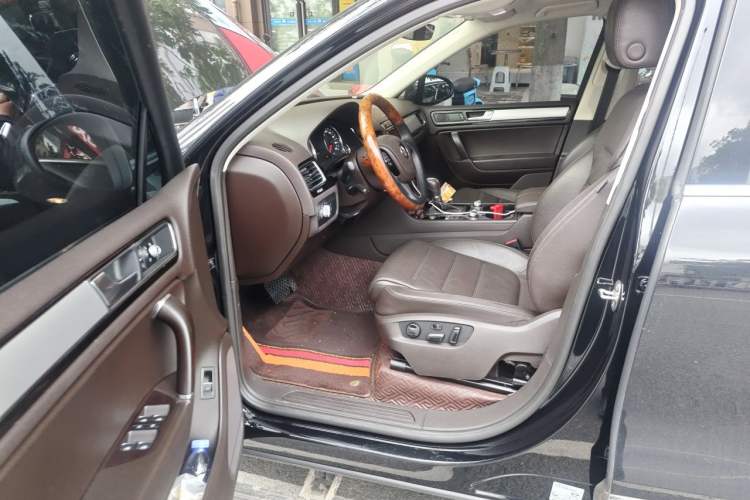 Used Volkswagen Touareg 2017 3.0 TSI Touareg Edition Driver Seat