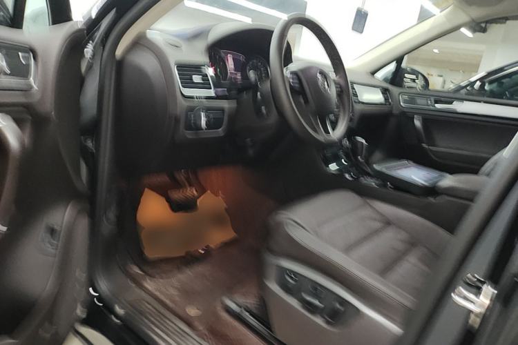 Used Volkswagen Touareg 2017 3.0 TSI Touareg Edition Driver Seat