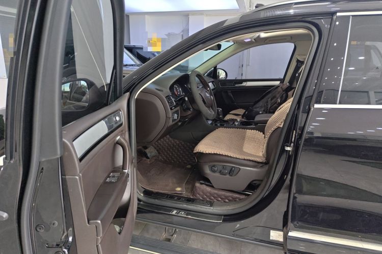 Used Volkswagen Touareg 2017 3.0 TSI Touareg Model Driver Seat