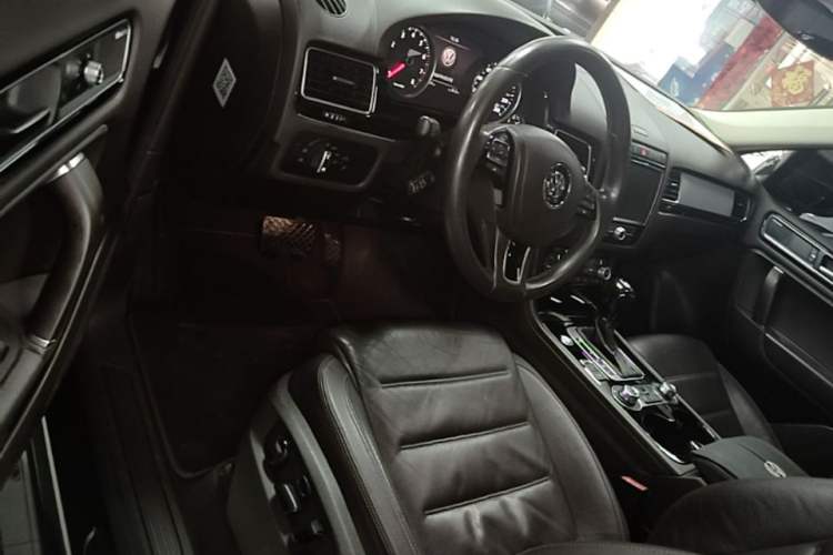 Used Volkswagen Touareg 2017 3.0 TSI Touareg Edition Driver Seat