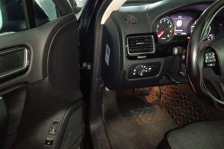 Used Volkswagen Touareg  Driver Seat
