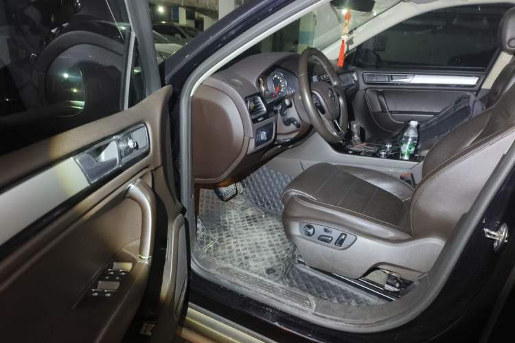 Used Volkswagen Touareg 2017 3.0 TSI Touareg Edition Driver Seat