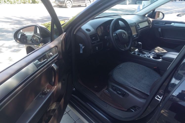 Used Volkswagen Touareg 2017 3.0 TSI Touareg Edition Driver Seat