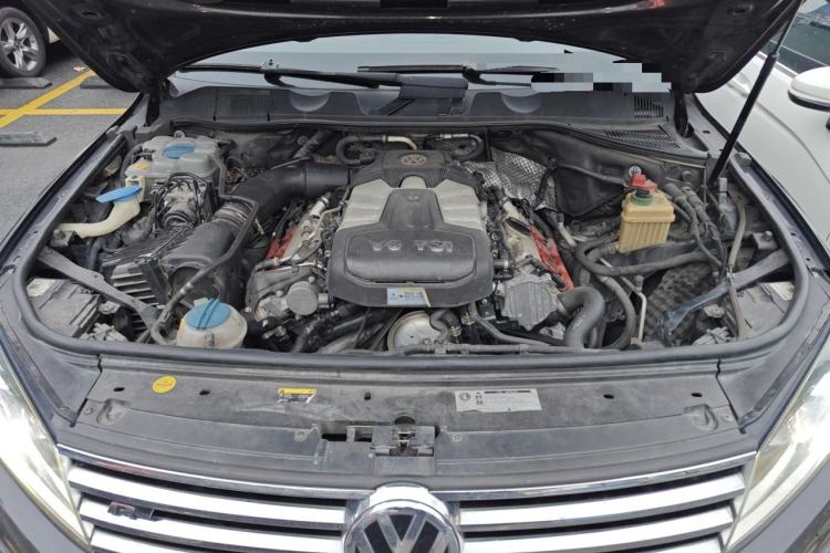 Used Volkswagen Touareg 2017 3.0 TSI Touareg Edition Engine Bay