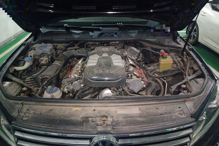 Used Volkswagen Touareg 2017 3.0 TSI Touareg Model Engine Bay