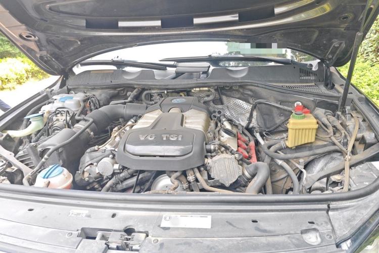 Used Volkswagen Touareg 2017 3.0 TSI Executive Edition Engine Bay