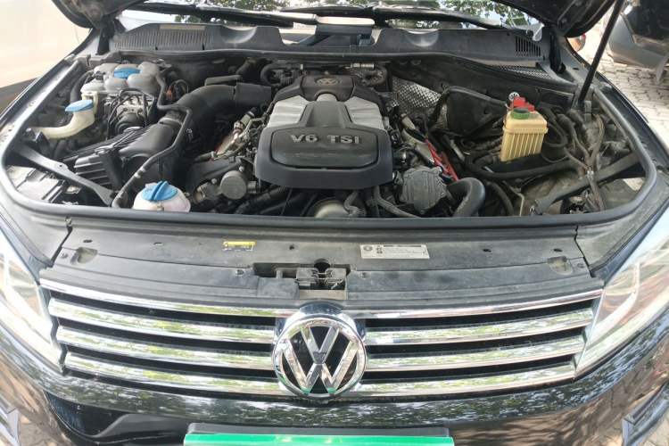 Used Volkswagen Touareg 2017 3.0 TSI Touareg Edition Engine Bay