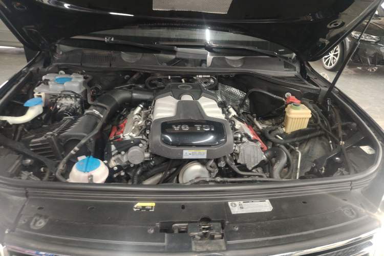 Used Volkswagen Touareg 2017 3.0 TSI Touareg Edition Engine Bay