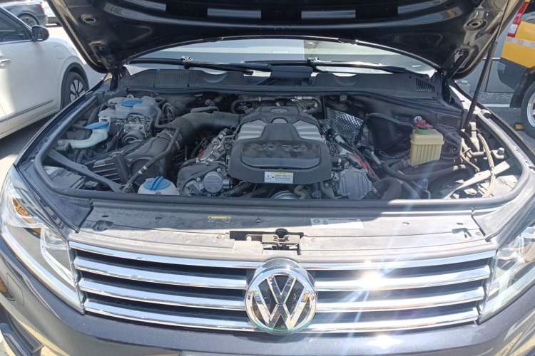 Used Volkswagen Touareg 2017 3.0 TSI Touareg Edition Engine Bay