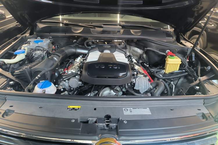 Used Volkswagen Touareg 2017 3.0 TSI Touareg Edition Engine Bay