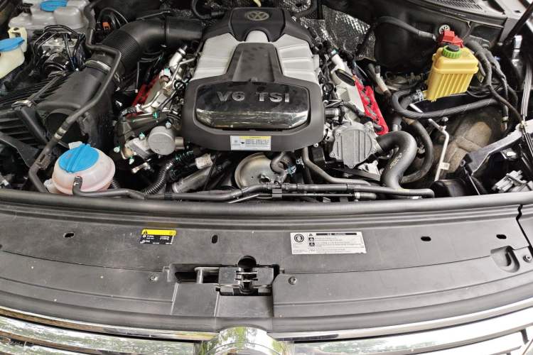 Used Volkswagen Touareg 2017 3.0 TSI Touareg Edition Engine Bay