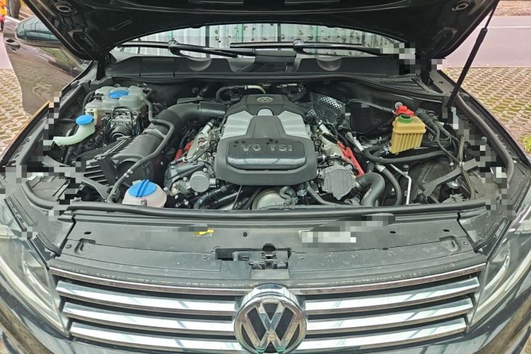 Used Volkswagen Touareg 2017 3.0 TSI Touareg Edition Engine Bay