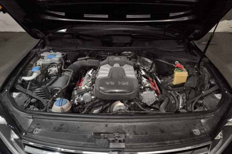 Used Volkswagen Touareg 2017 3.0 TSI Touareg Edition Engine Bay