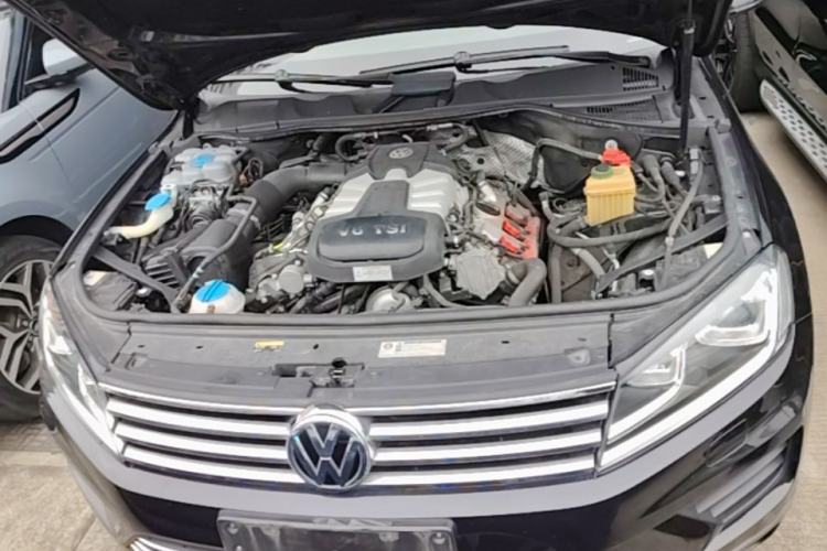 Used Volkswagen Touareg 2017 3.0 TSI Touareg Edition Engine Bay