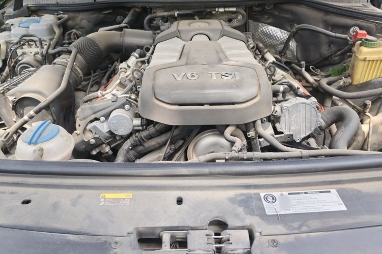 Used Volkswagen Touareg 2017 3.0 TSI Touareg Edition Engine Bay