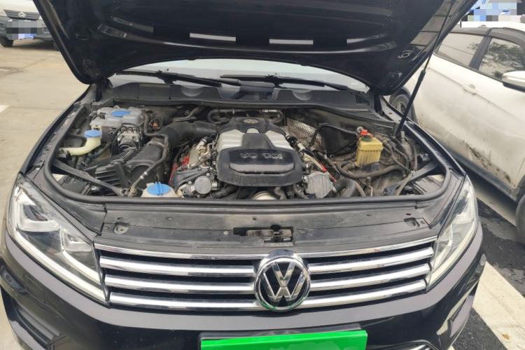 Used Volkswagen Touareg 2017 3.0 TSI Touareg Edition Engine Bay