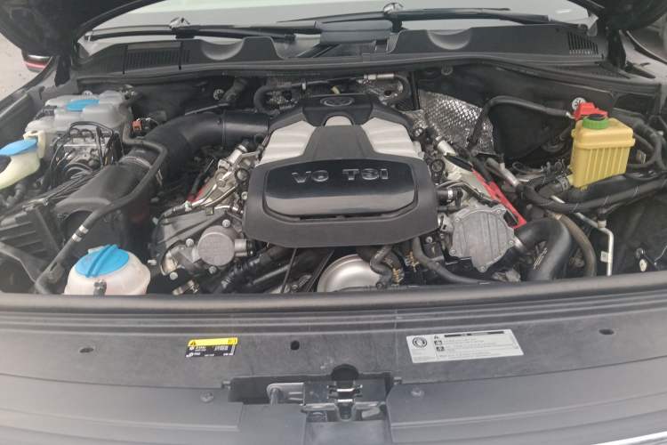 Used Volkswagen Touareg 2017 3.0 TSI Touareg Edition Engine Bay