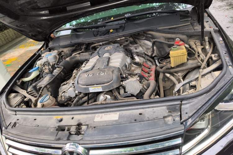 Used Volkswagen Touareg 2017 3.0 TSI Touareg Edition Engine Bay