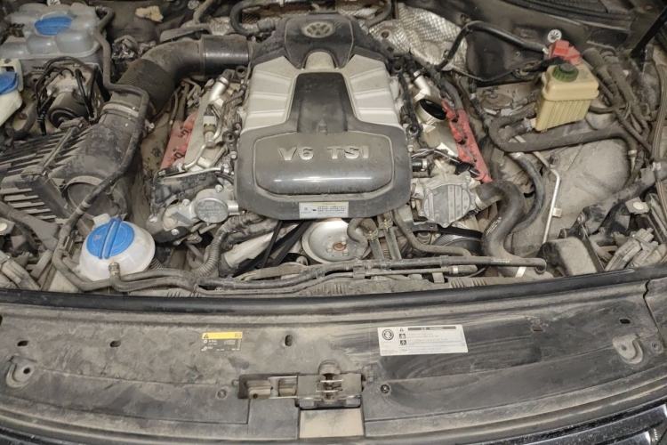 Used Volkswagen Touareg 2017 3.0 TSI Touareg Edition Engine Bay