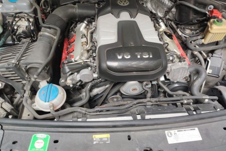 Used Volkswagen Touareg 2017 3.0 TSI Touareg Edition Engine Bay