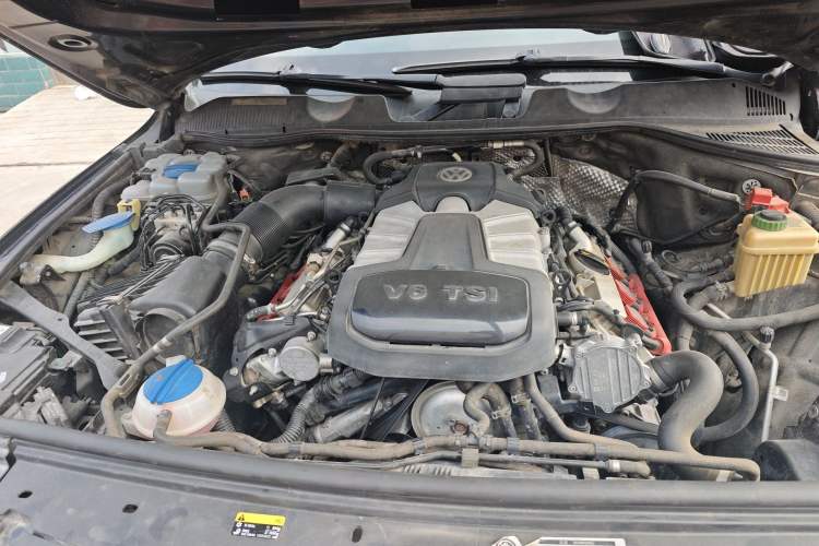 Used Volkswagen Touareg 2017 3.0 TSI Touareg Edition Engine Bay