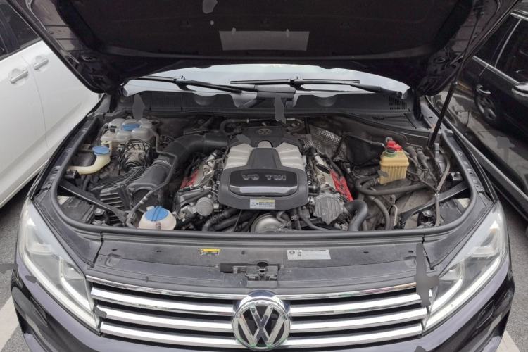 Used Volkswagen Touareg 2017 3.0 TSI Touareg Edition Engine Bay