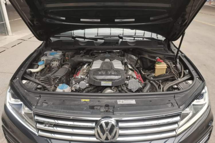 Used Volkswagen Touareg 2017 3.0 TSI Touareg Edition Engine Bay