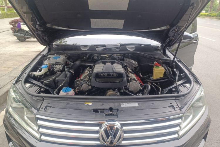 Used Volkswagen Touareg 2017 3.0 TSI Touareg Edition Engine Bay